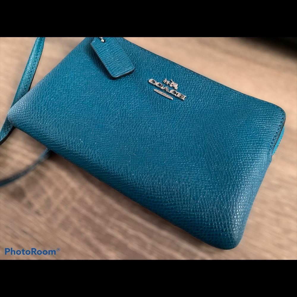 Coach leather wallet wristlet small